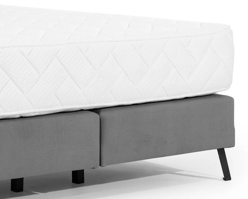 Lit Continental Capitonné Tissu Gris Foncé Pozza Avec Matelas 30 Cm En Latex Et Pied Métal Noir 6 Lit Continental Capitonné Tissu Gris Foncé Pozza Avec Matelas 30 Cm En Latex Et Pied Métal Noir – Image 4